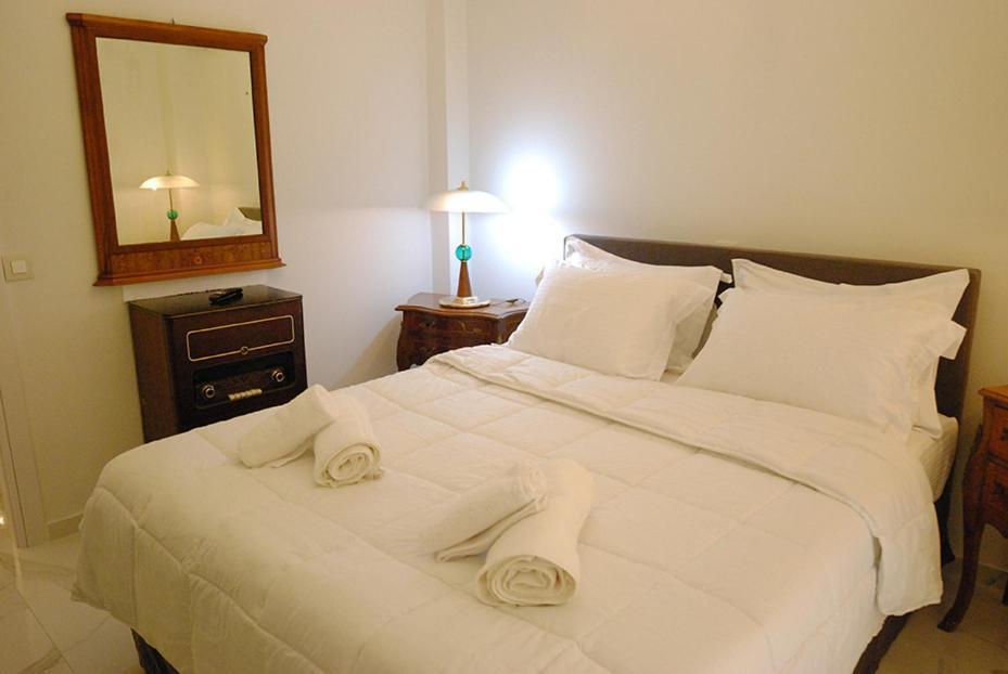 Lovely With Yard And Garden Ariadni Appartement